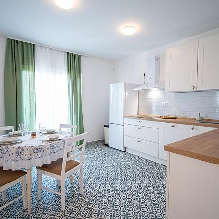 Apartment Nikola Kaštel Novi المظهر الخارجي الصورة