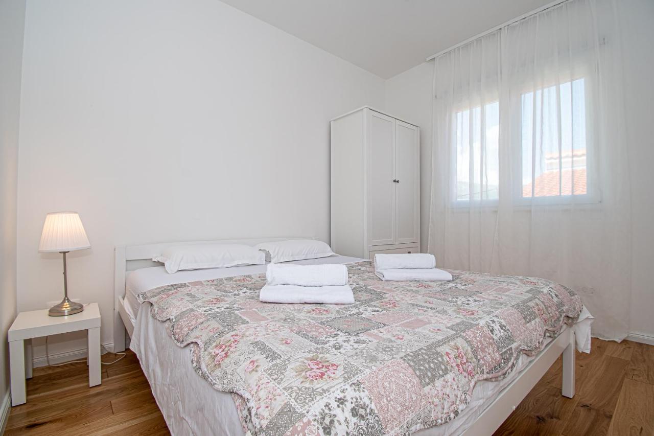 Apartment Nikola Kaštel Novi المظهر الخارجي الصورة